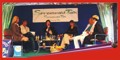 Vertreter vom Verein "Wir helfen"